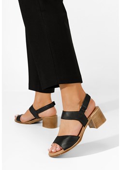 Czarne sandały na słupku Cadena ze sklepu Zapatos w kategorii Sandały damskie - zdjęcie 161231021