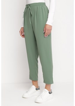 Zielone Spodnie z Gumką w Pasie Ściągane Troczkiem i z Kieszeniami Maylai ze sklepu Born2be Odzież w kategorii Spodnie damskie - zdjęcie 161253181