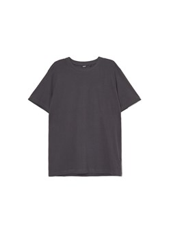 Cropp - Ciemnoszara męska koszulka basic - szary ze sklepu Cropp w kategorii T-shirty męskie - zdjęcie 161266670