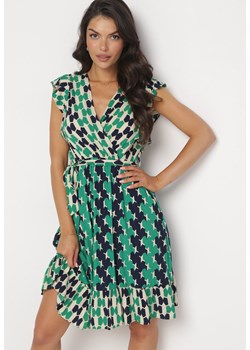 Zielona Rozkloszowana Midi Sukienka w Geometryczny Wzór z Gumką w Talii Elizzel ze sklepu Born2be Odzież w kategorii Sukienki - zdjęcie 161280873