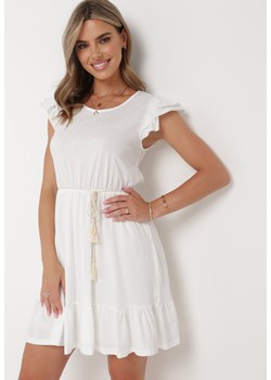 Biała Bawełniana Rozkloszowana Sukienka z Gumką w Pasie i Falbankami Ashvi ze sklepu Born2be Odzież w kategorii Sukienki - zdjęcie 161317011