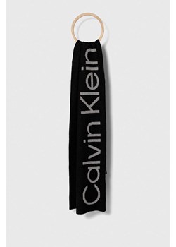Calvin Klein szalik z domieszką wełny kolor czarny wzorzysty ze sklepu ANSWEAR.com w kategorii Szaliki i chusty damskie - zdjęcie 161342201