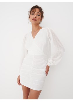 Mohito - Sukienka mini z bufiastymi rękawami - Biały ze sklepu Mohito w kategorii Sukienki - zdjęcie 161363700