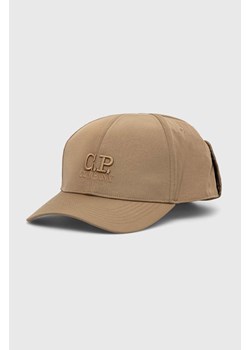C.P. Company czapka z daszkiem kolor beżowy z aplikacją 14CMAC146A005904A339-BEIGE ze sklepu PRM w kategorii Czapki z daszkiem damskie - zdjęcie 161394773