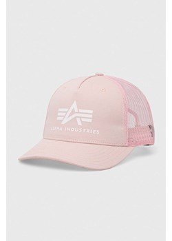 Alpha Industries czapka bawełniana kolor różowy z nadrukiem 186902.640-PalePeach ze sklepu PRM w kategorii Czapki z daszkiem damskie - zdjęcie 161394852