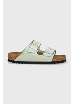 Birkenstock klapki zamszowe Arizona SFB damskie kolor zielony 1024213 1024213-Matcha ze sklepu PRM w kategorii Klapki damskie - zdjęcie 161396292