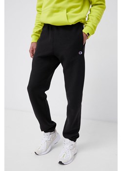 Champion spodnie męskie kolor czarny z aplikacją 216540 ze sklepu PRM w kategorii Spodnie męskie - zdjęcie 161405432