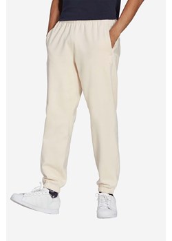 adidas Originals spodnie dresowe Premium Essentials Jogger "Wonder White" kolor beżowy gładkie HB7500-KREMOWY ze sklepu PRM w kategorii Spodnie męskie - zdjęcie 161407371