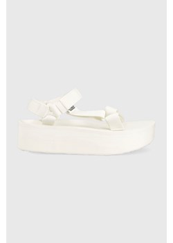 Teva sandały damskie kolor biały na platformie 1008844.-black ze sklepu PRM w kategorii Sandały damskie - zdjęcie 161407653