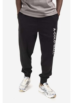 A-COLD-WALL* spodnie dresowe bawełniane Essential Logo Sweatpants kolor czarny z nadrukiem ACWMB148.-BLACK ze sklepu PRM w kategorii Spodnie męskie - zdjęcie 161410402