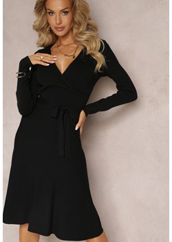 Czarna Rozkloszowana Sukienka Sweterkowa z Kopertowym Dekoltem Fiorrtte ze sklepu Renee odzież w kategorii Sukienki - zdjęcie 161420523