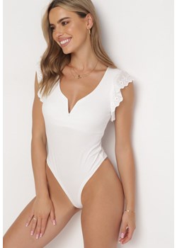 Białe Body z Haftowanymi Falbankami Lviya ze sklepu Born2be Odzież w kategorii Bluzki damskie - zdjęcie 161446024