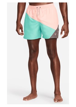 Męskie spodenki kąpielowe do siatkówki Nike Logo Jackknife 13 cm - Różowy ze sklepu Nike poland w kategorii Kąpielówki - zdjęcie 161520090