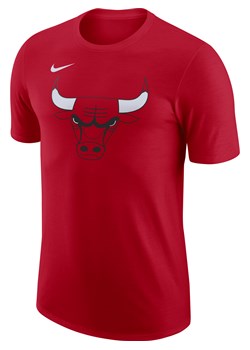 T-shirt męski Nike NBA Chicago Bulls Essential - Czerwony ze sklepu Nike poland w kategorii T-shirty męskie - zdjęcie 161520124