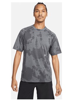 Nike Dri-FIT ADV A.P.S. Męska zaawansowana technologicznie koszulka z krótkim rękawem do fitnessu - Szary ze sklepu Nike poland w kategorii T-shirty męskie - zdjęcie 161520432