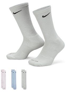 Klasyczne skarpety z amortyzacją Nike Everyday Plus (3 pary) - Wielokolorowe ze sklepu Nike poland w kategorii Skarpetki męskie - zdjęcie 161520751