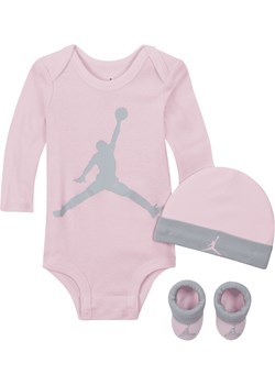 Trzyczęściowy zestaw dla niemowląt Jordan (0–12 M) - Różowy ze sklepu Nike poland w kategorii Komplety niemowlęce - zdjęcie 161521762