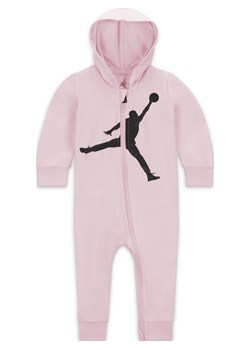 Pajacyk z kapturem dla niemowląt (3–6 M) Jumpman Jordan - Różowy ze sklepu Nike poland w kategorii Pajacyki - zdjęcie 161522151