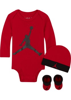 Trzyczęściowy zestaw dla niemowląt Jordan (0–12 M) - Czerwony ze sklepu Nike poland w kategorii Komplety niemowlęce - zdjęcie 161523973