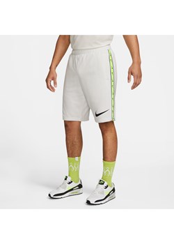 Męskie spodenki dresowe Repeat Nike Sportswear - Biel ze sklepu Nike poland w kategorii Spodenki męskie - zdjęcie 161524553