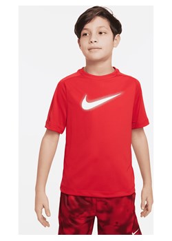 Koszulka treningowa z nadrukiem dla dużych dzieci (chłopców) Nike Dri-FIT Multi - Czerwony ze sklepu Nike poland w kategorii T-shirty chłopięce - zdjęcie 161524863