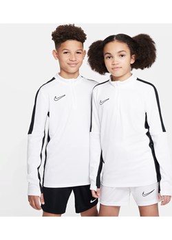 Treningowa koszulka piłkarska dla dużych dzieci Nike Dri-FIT Academy23 - Biel ze sklepu Nike poland w kategorii T-shirty chłopięce - zdjęcie 161525391