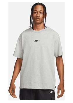 T-shirt męski Nike Sportswear Premium Essentials - Szary ze sklepu Nike poland w kategorii T-shirty męskie - zdjęcie 161527332