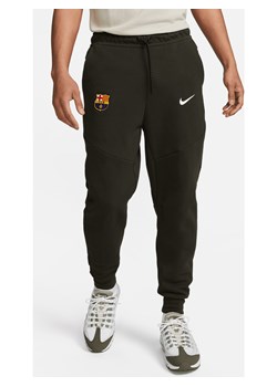 Męskie joggery Nike FC Barcelona Tech Fleece - Zieleń ze sklepu Nike poland w kategorii Spodnie męskie - zdjęcie 161527382