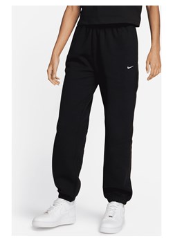 Damskie spodnie z dzianiny Nike Solo Swoosh - Czerń ze sklepu Nike poland w kategorii Spodnie damskie - zdjęcie 161528053