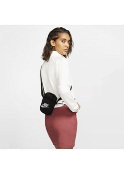 Torba przez ramię Nike Heritage (mała, 1 l) - Czerń ze sklepu Nike poland w kategorii Torby męskie - zdjęcie 161542664