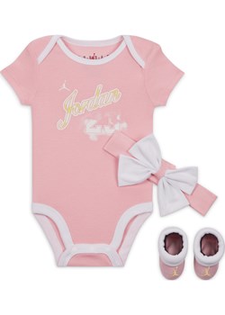 Trzyczęściowy zestaw dla niemowląt Jordan Sky Rookie 3-Piece Boxed Set (3–6 M) - Różowy ze sklepu Nike poland w kategorii Body niemowlęce - zdjęcie 161566794