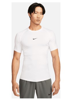 Męska przylegająca koszulka z krótkim rękawem do fitnessu Dri-FIT Nike Pro - Biel ze sklepu Nike poland w kategorii T-shirty męskie - zdjęcie 161610093