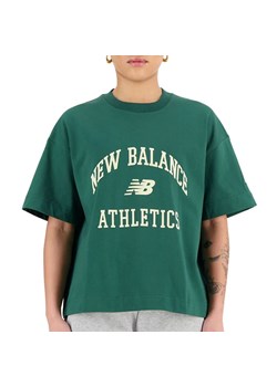 Koszulka New Balance WT33551NWG - zielona ze sklepu streetstyle24.pl w kategorii Bluzki damskie - zdjęcie 161634491