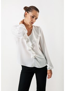 Biała lekko transparentna bluzka z żabotem ze sklepu Molton w kategorii Bluzki damskie - zdjęcie 161638134
