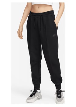 Damskie joggery ze średnim stanem Nike Sportswear Tech Fleece - Czerń ze sklepu Nike poland w kategorii Spodnie damskie - zdjęcie 161708363