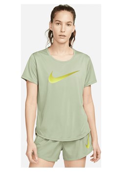 Damska koszulka z krótkim rękawem do biegania Nike Dri-FIT One - Zieleń ze sklepu Nike poland w kategorii Bluzki damskie - zdjęcie 161708570