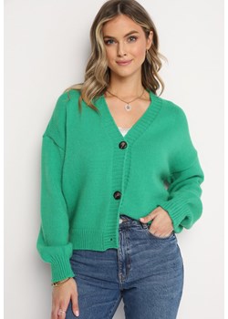 Zielony Kardigan z Trójkątnym Dekoltem Zapinany na Guziki Mianelo ze sklepu Born2be Odzież w kategorii Swetry damskie - zdjęcie 161809572