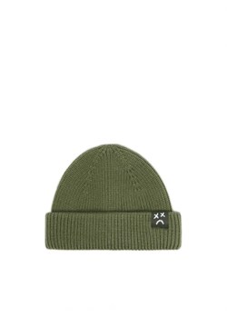 Cropp - Ciemnozielona czapka dockerka - zielony ze sklepu Cropp w kategorii Czapki zimowe damskie - zdjęcie 161813530