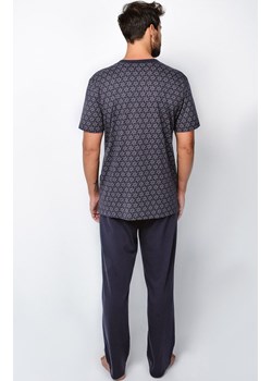Piżama męska z krótkim rękawem i długą nogawką Ricardo, Kolor granatowy-wzór, Rozmiar M, Italian Fashion - id: 176103 - marki Italian Fashion - 161865051 Piżama męska z krótkim rękawem i długą nogawką Ricardo, Kolor granatowy-wzór, Rozmiar M, Italian Fashion ze sklepu Intymna w kategorii Piżamy męskie - zdjęcie 161865051
