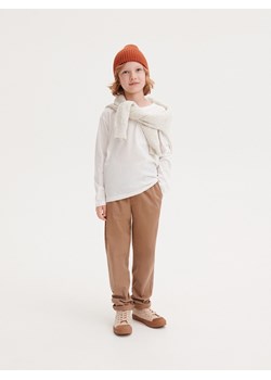 Reserved - Koszulka longsleeve z kieszenią - złamana biel ze sklepu Reserved w kategorii T-shirty chłopięce - zdjęcie 161935972