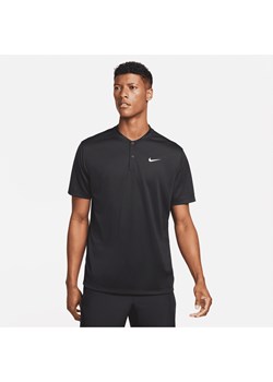 Męska koszulka polo do tenisa z kołnierzykiem typu stójka NikeCourt Dri-FIT - Czerń ze sklepu Nike poland w kategorii T-shirty męskie - zdjęcie 162008373