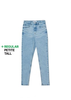 Cropp - Niebieskie jeansy mom slim - niebieski ze sklepu Cropp w kategorii Jeansy damskie - zdjęcie 162024551