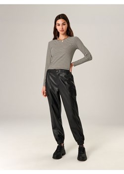 Sinsay - Spodnie z imitacji skóry - czarny ze sklepu Sinsay w kategorii Spodnie damskie - zdjęcie 162050320