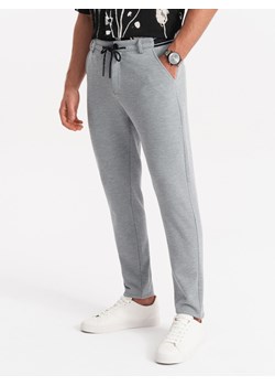 Dzianinowe spodnie męskie z gumką w pasie -  jasnoszare V1 OM-PACP-0116 ze sklepu ombre w kategorii Spodnie męskie - zdjęcie 162057861