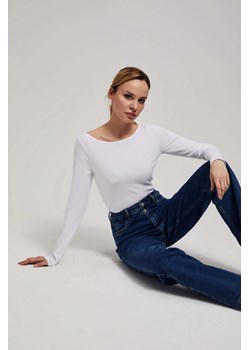 Dopasowana bluzka z długimi rękawami biała ze sklepu Moodo.pl w kategorii Bluzki damskie - zdjęcie 162074652