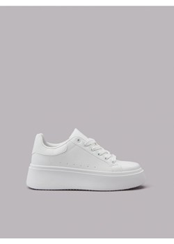 Sinsay - Sneakersy - biały ze sklepu Sinsay w kategorii Buty sportowe damskie - zdjęcie 162104963