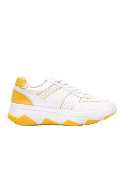 Biało żółte sneakersy Julissa białe ze sklepu ButyModne.pl w kategorii Buty sportowe damskie - zdjęcie 162284362