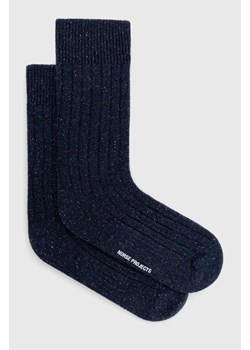 Norse Projects skarpetki z domieszką wełny Bjarki Neps Wool Rib Sock kolor granatowy N82-0008-7004 ze sklepu PRM w kategorii Skarpetki damskie - zdjęcie 162390421