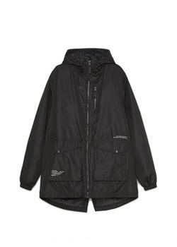 Cropp - Czarny płaszcz parka z kapturem - czarny ze sklepu Cropp w kategorii Płaszcze męskie - zdjęcie 162406142