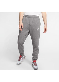 Joggery Nike Sportswear Club Fleece - Szary ze sklepu Nike poland w kategorii Spodnie męskie - zdjęcie 162417803